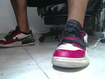 Chaturbate Sex Cam of srfindomfeet_