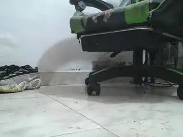 Chaturbate Free Porn Cam of srfindomfeet_