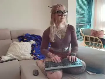 Chaturbate Adult Webcams of tattoobbgirl