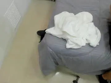Chaturbate Nude Webcam of ashton_monthana