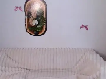 Chaturbate Live Sex Cam of love_bella_
