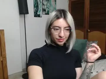Chaturbate Live Porn of alicee_logan_