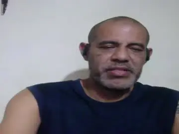 Chaturbate Live Sex Cam of retlam37