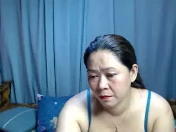 Chaturbate Live Sex Cam of urpinay_singlemother
