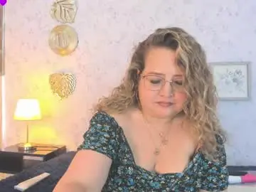 Chaturbate Sex Chat of martinacurvy_