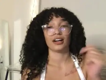 Chaturbate Adult Video Chat of rosalinatoosexy