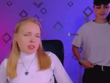 Chaturbate Live Sex Cam of teya_starling
