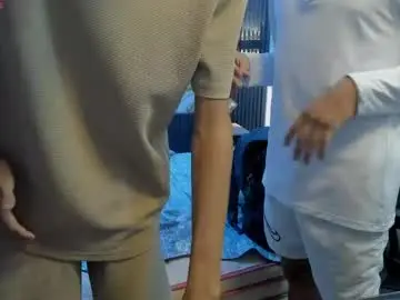 Chaturbate Free Porn Cam of dark_desiree18