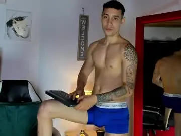 Chaturbate Sex Chat of dominyck_