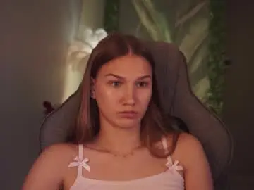 Chaturbate Live Sex Cam of sweety_emilya