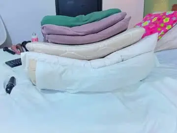Chaturbate Nude Webcam of curvyebonyy_