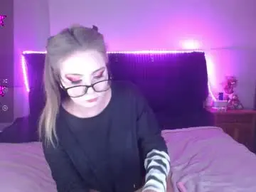 Chaturbate Watch Live Sex Cams of shysweetrish