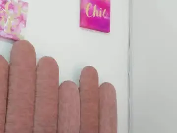 Chaturbate Live Sex Cam of yara10_