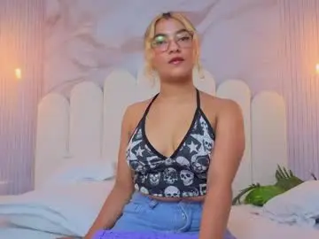 Chaturbate Live Sex Cam of evaa_honey