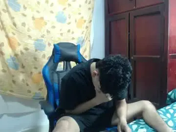 Chaturbate Live Sex Cam of alice_julls