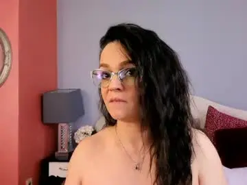 Chaturbate Sex Cam of hornyy_mommy