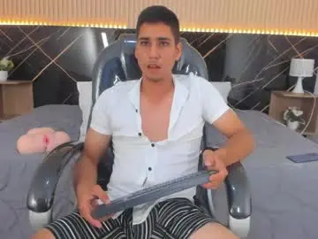 Chaturbate Watch Live Sex Cams of mauro_boy