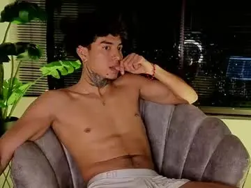 Chaturbate Live Sex Cam of mike_bastian_