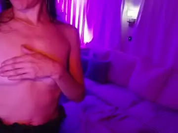 Chaturbate Sex Cam of l_and_elle