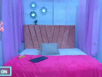 Chaturbate Live Sex Cam of mia__thomson_
