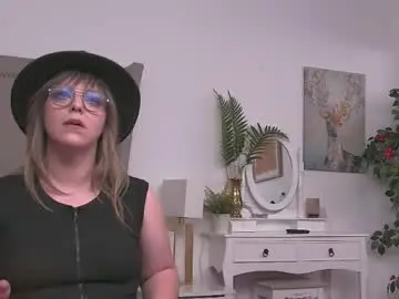 Chaturbate Nude Webcam of zoeskye82623