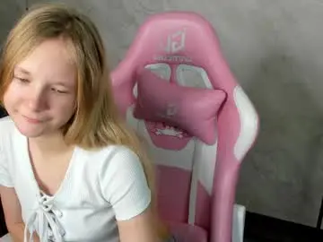 Chaturbate Live Sex Cam of asya_almost