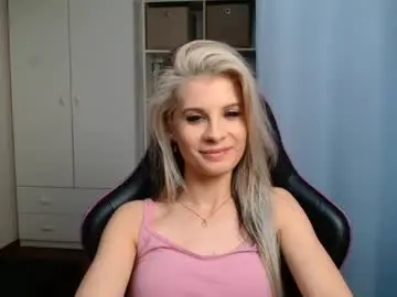 Chaturbate Nude Webcam of kristineamore
