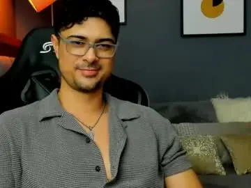 Chaturbate Adult Webcams of adam_clarke