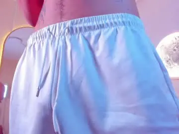 Chaturbate Live Porn of benjamin_more