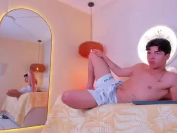 Chaturbate Best live sex cam show of benjamin_more