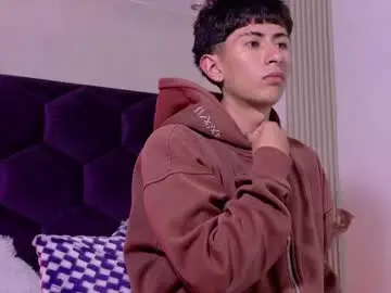 Chaturbate Watch Live Sex Cams of andyjustgame_
