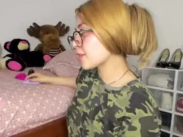 Chaturbate Live Sex Cam of hyunjooo