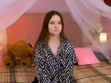 Chaturbate Live Sex Cam of strawbunnybite