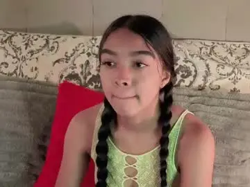 Chaturbate Sex Cam of pocahontas_moon