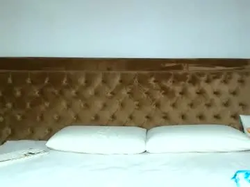 Chaturbate Live Sex Cam of aylinhoney