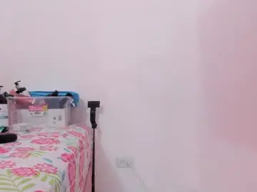 Chaturbate Live Sex Cam of samanthaclaus1