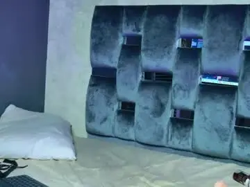Chaturbate Live Sex Cam of vix_hot
