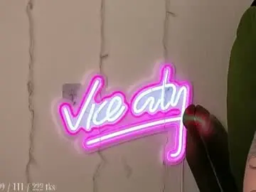 Chaturbate Adult Webcams of violetvio1ator