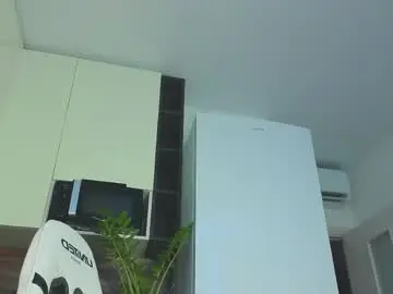 Chaturbate Live Sex of lili__roze_