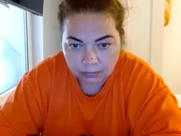 Chaturbate Live Sex Cam of curvymomylore