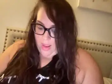 Chaturbate Live Sex Cam of freakinsheets69