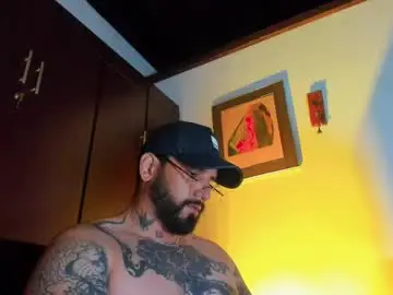 Chaturbate Live Sex Cam of camilomayer
