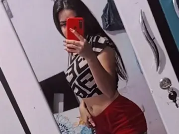 Imlive Sex Cam of HotCharlotte