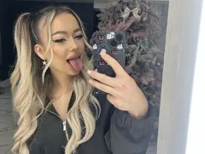 Myfreecams Live Sex Cam of KylieJoyce
