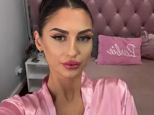 Myfreecams Sex Cam of BelovedKhlloe