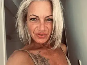 Myfreecams Live Sex Cam of TrophyMilf