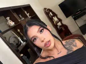 Myfreecams Adult Webcams of Emelie_89