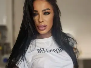 Myfreecams Live Porn of AnyssyaHoot