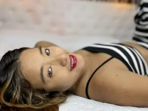 Myfreecams Nude Webcam of Sofhiaa_