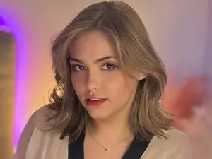 Myfreecams Live Sex Cam of DellaRowe